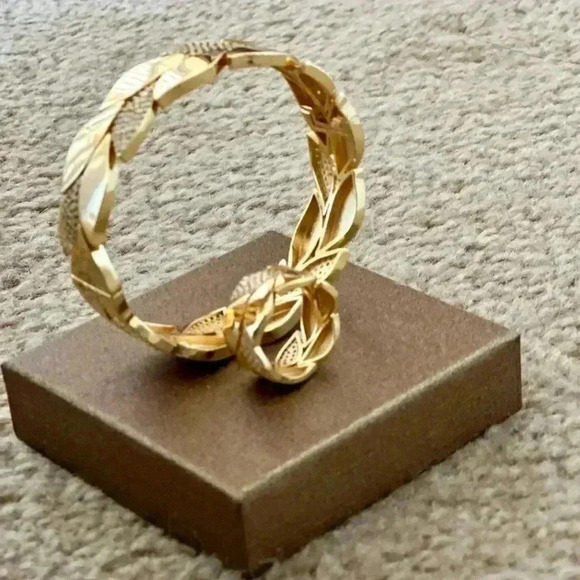 Gold/Sterling Silver open up Bangle with matching ring - Picture 4 of 7